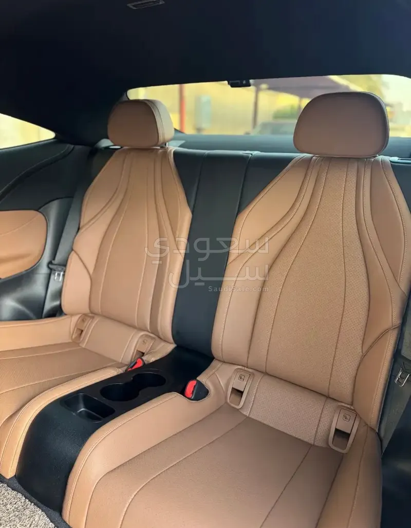 2025 مرسيدس - بنز سي إل إي 200