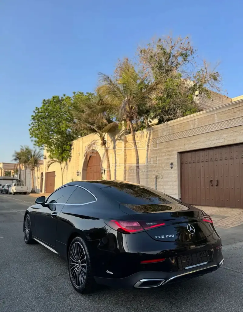2025 مرسيدس - بنز سي إل إي 200