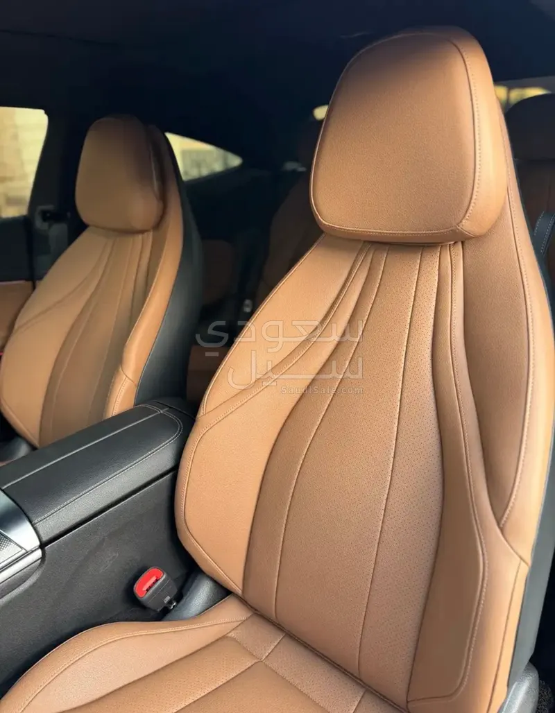 2025 مرسيدس - بنز سي إل إي 200