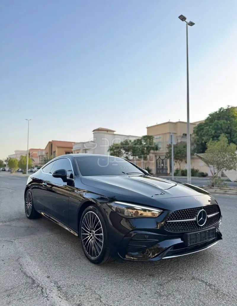 2025 مرسيدس - بنز سي إل إي 200