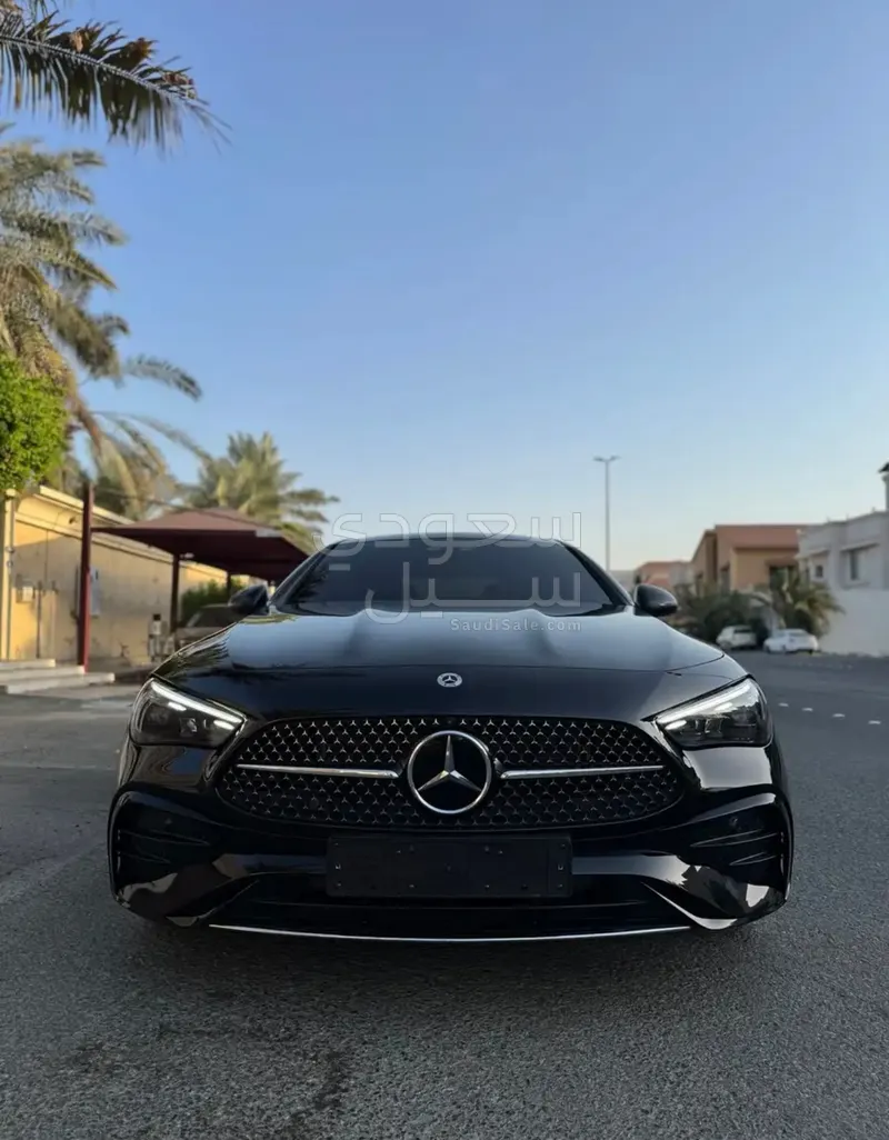 2025 مرسيدس - بنز سي إل إي 200