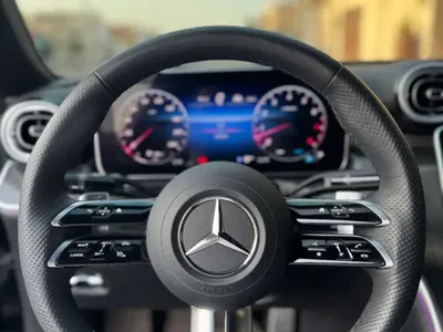 2025 مرسيدس - بنز سي إل إي 200