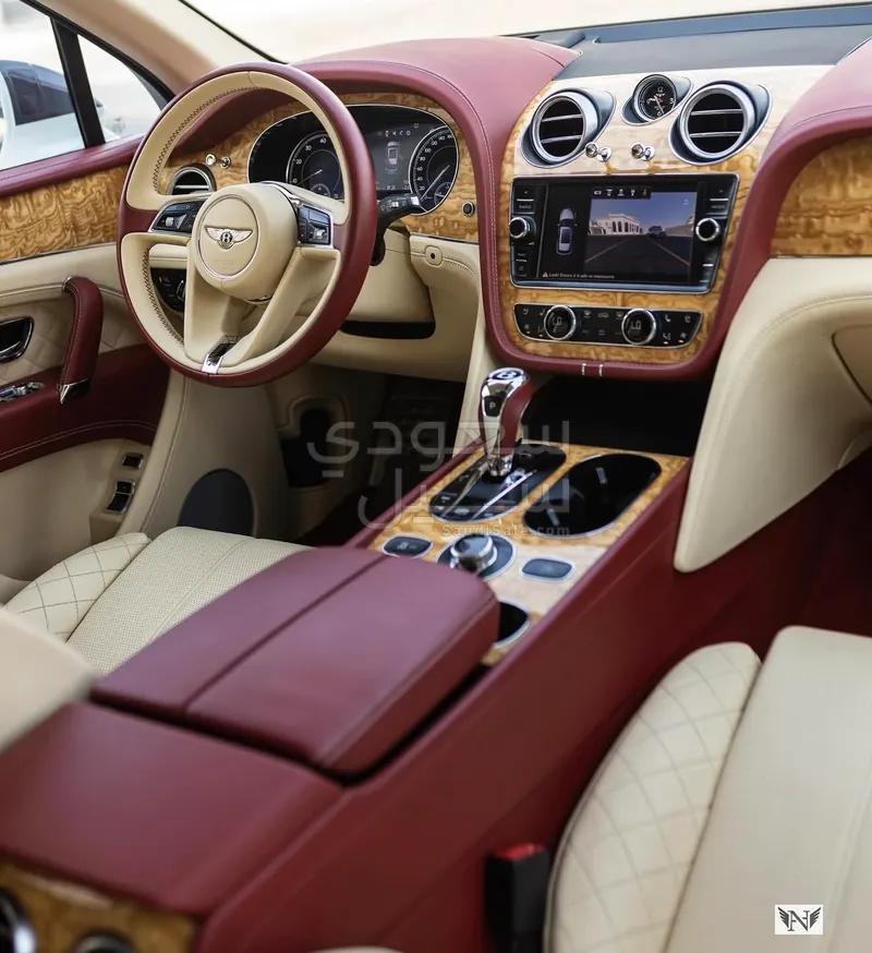 2018 بنتلي بنتايجا