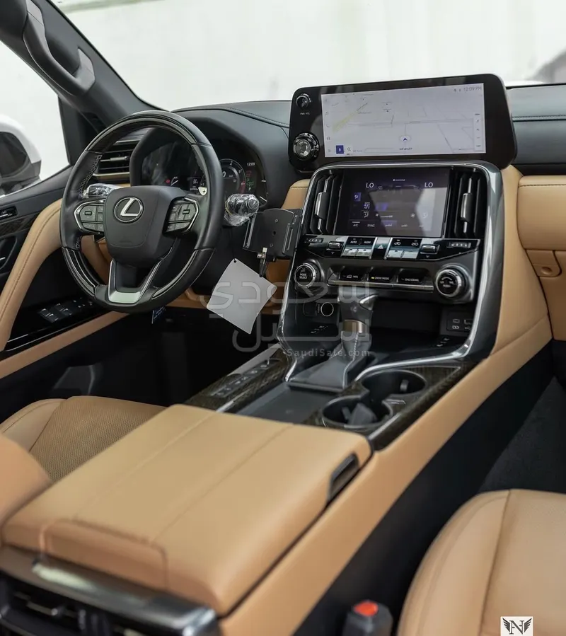 2023 لكزس إل إكس 600