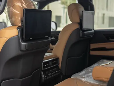 2023 لكزس إل إكس 600