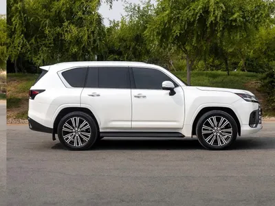 2023 لكزس إل إكس 600