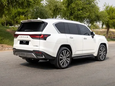 2023 لكزس إل إكس 600