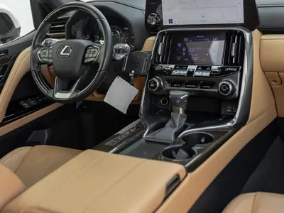 2023 لكزس إل إكس 600
