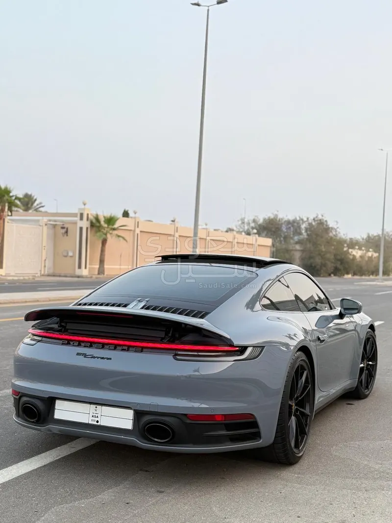 2024 بورش 911 كاريرا