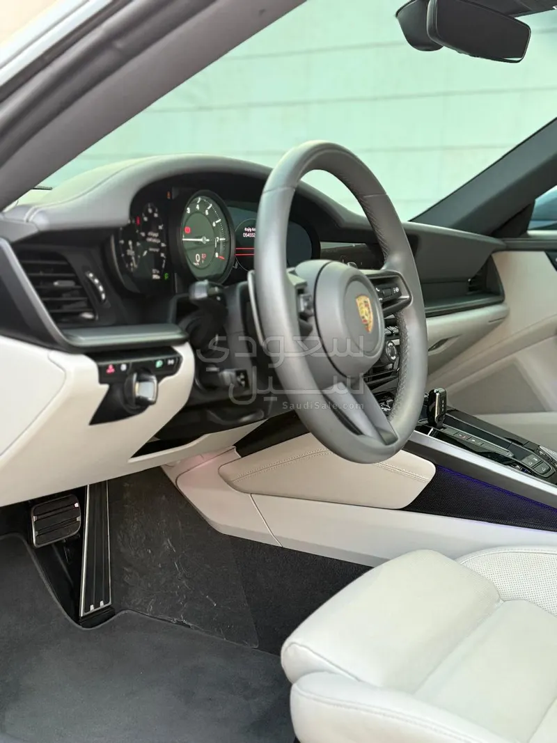 2024 بورش 911 كاريرا