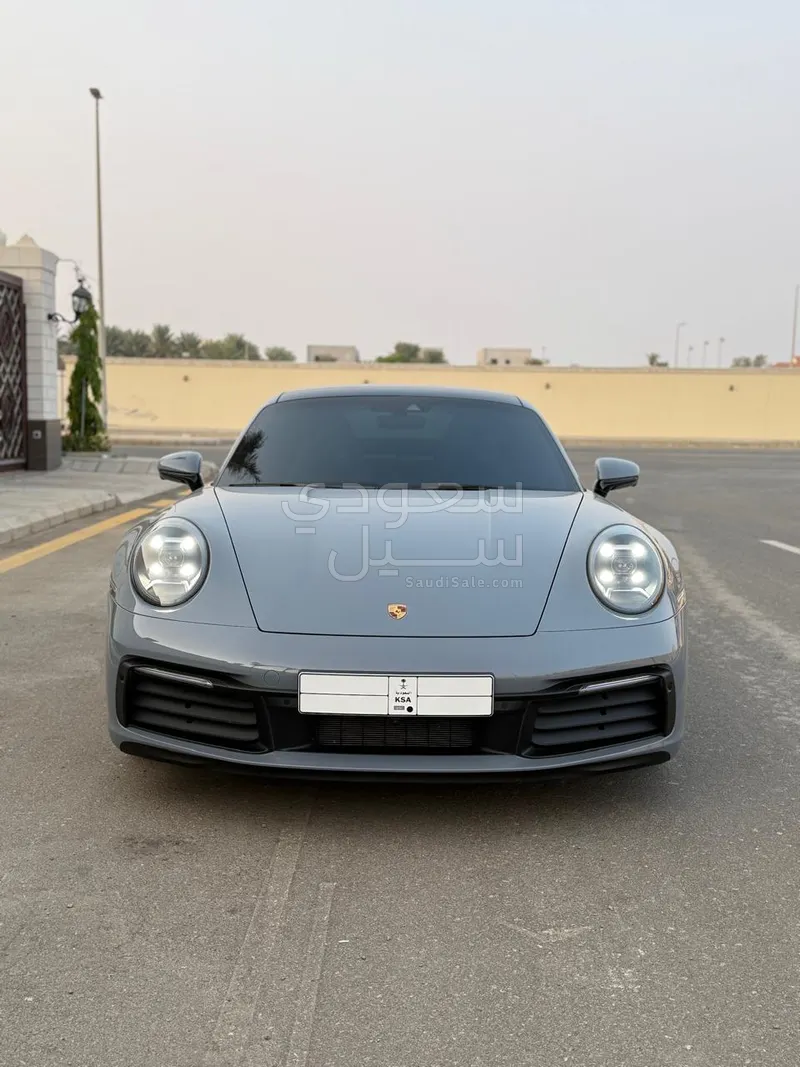 2024 بورش 911 كاريرا