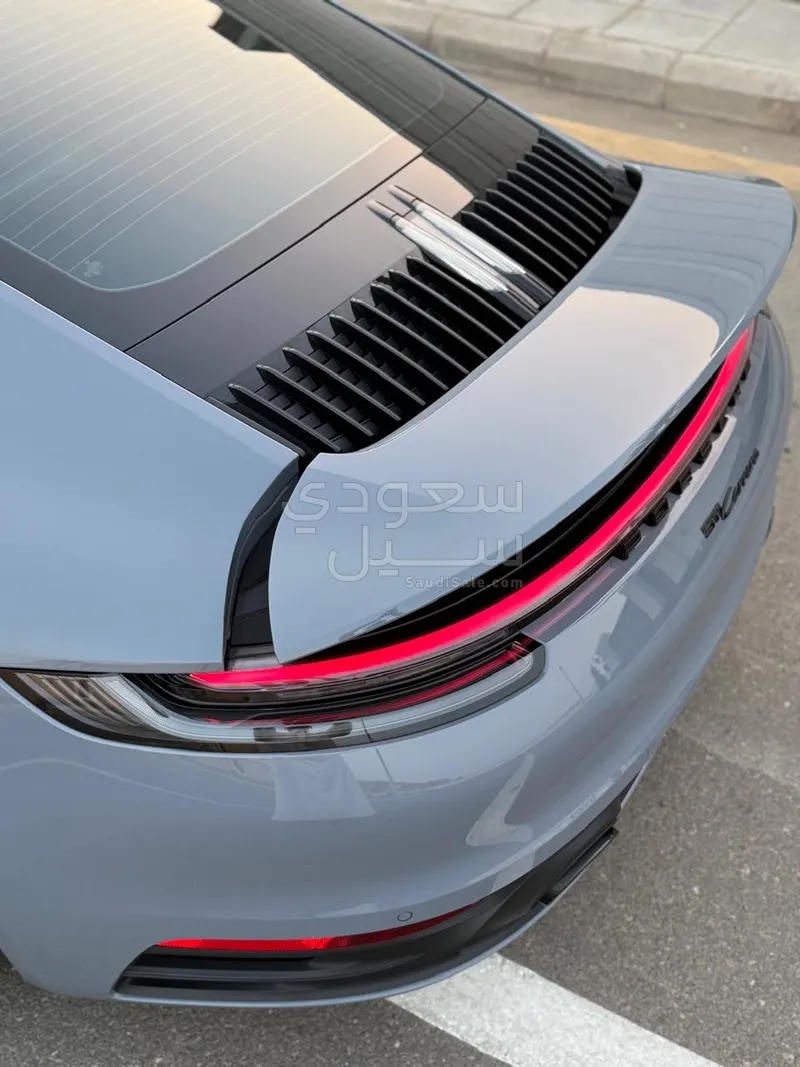 2024 بورش 911 كاريرا