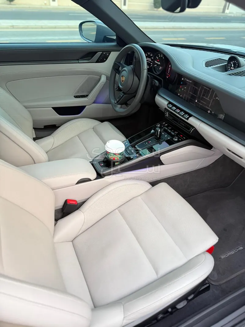 2024 بورش 911 كاريرا