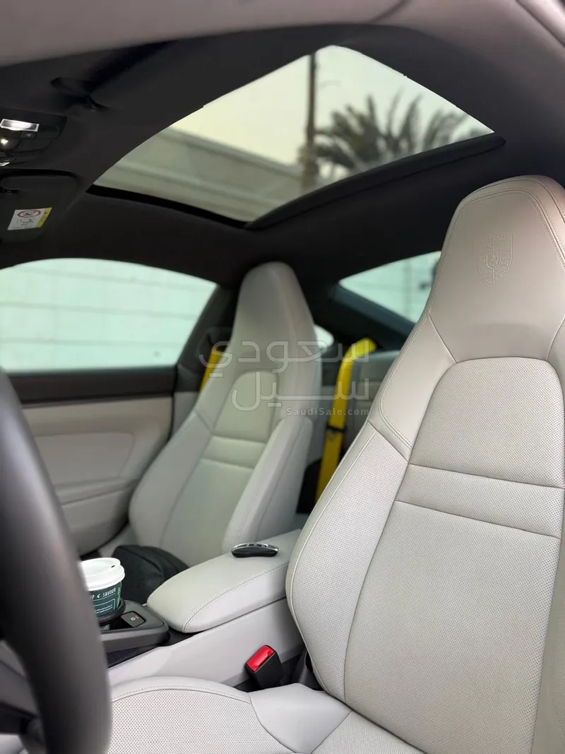 2024 بورش 911 كاريرا