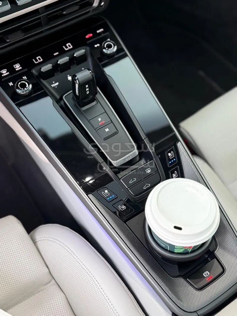 2024 بورش 911 كاريرا