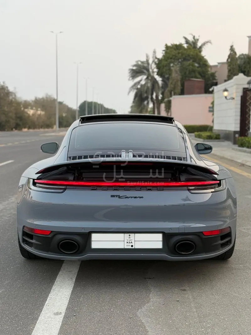 2024 بورش 911 كاريرا