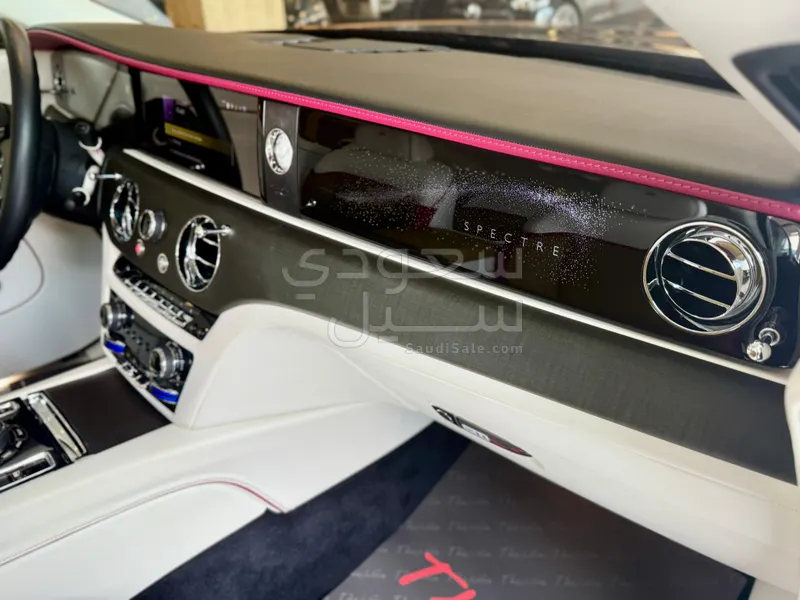 2024 رولز رويس سبيكتر