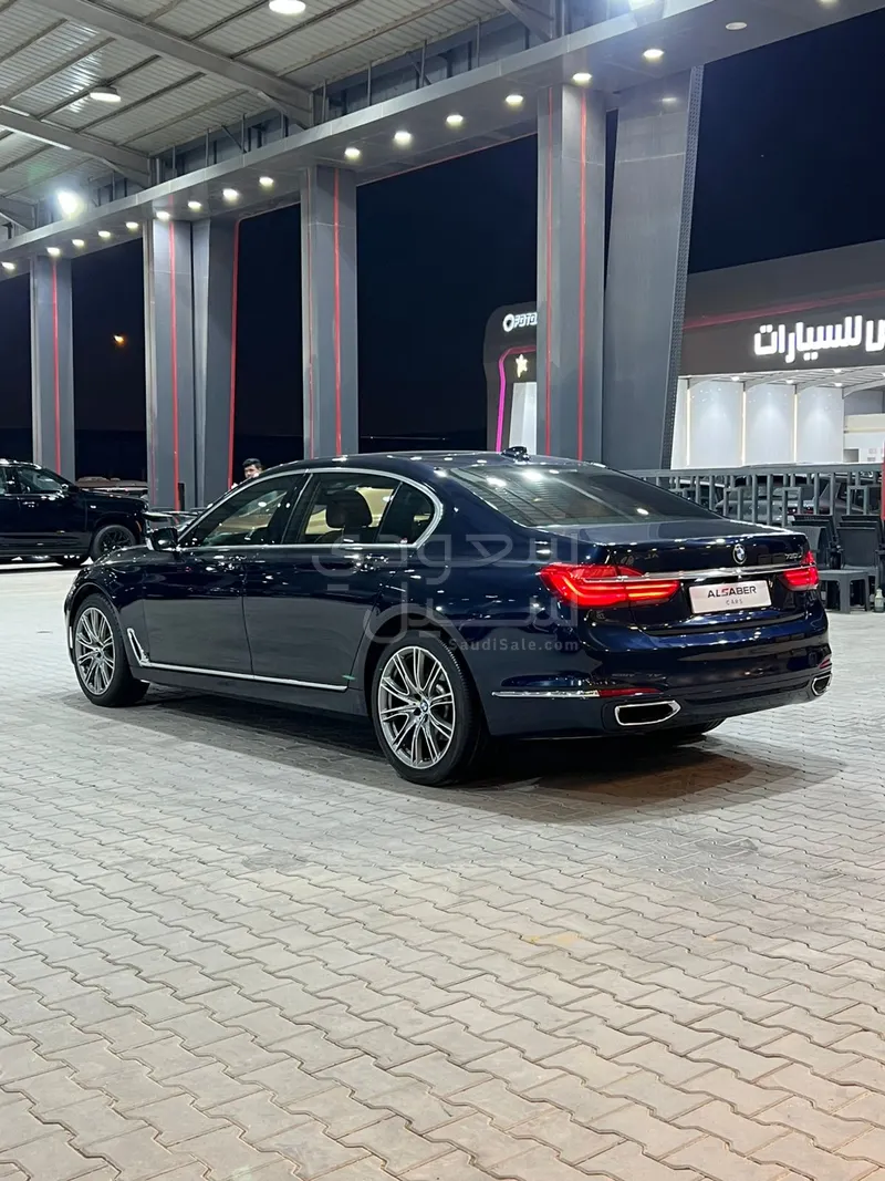 2019 بي ام دبليو الفئة السابعة 730 إل أي