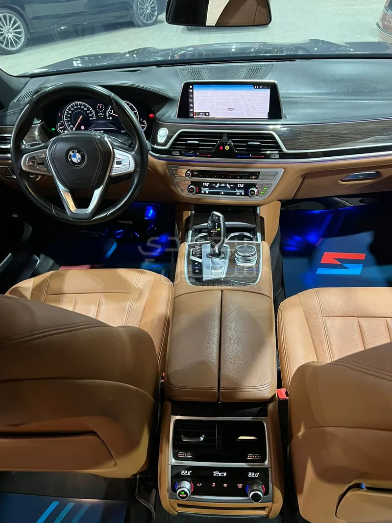 2019 بي ام دبليو الفئة السابعة 730 إل أي