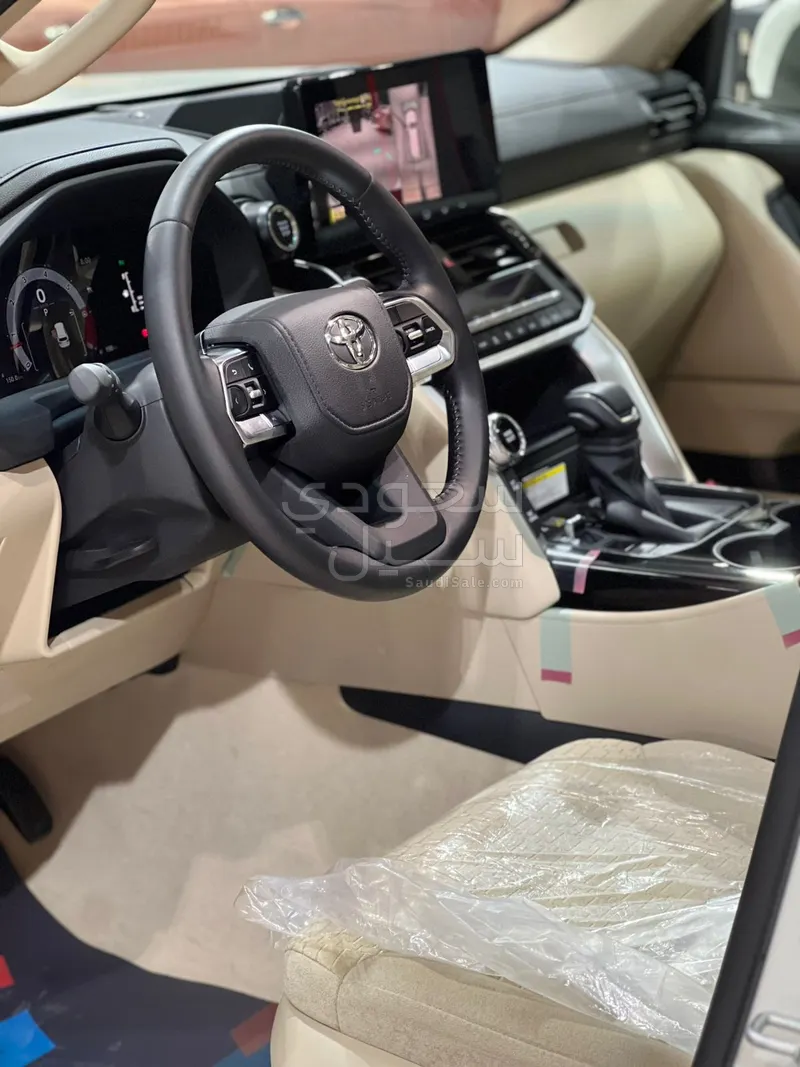 2025 تويوتا لاند كروزر جي اكس ار 3