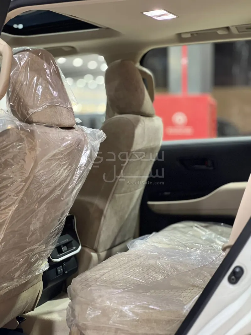 2025 تويوتا لاند كروزر جي اكس ار 3