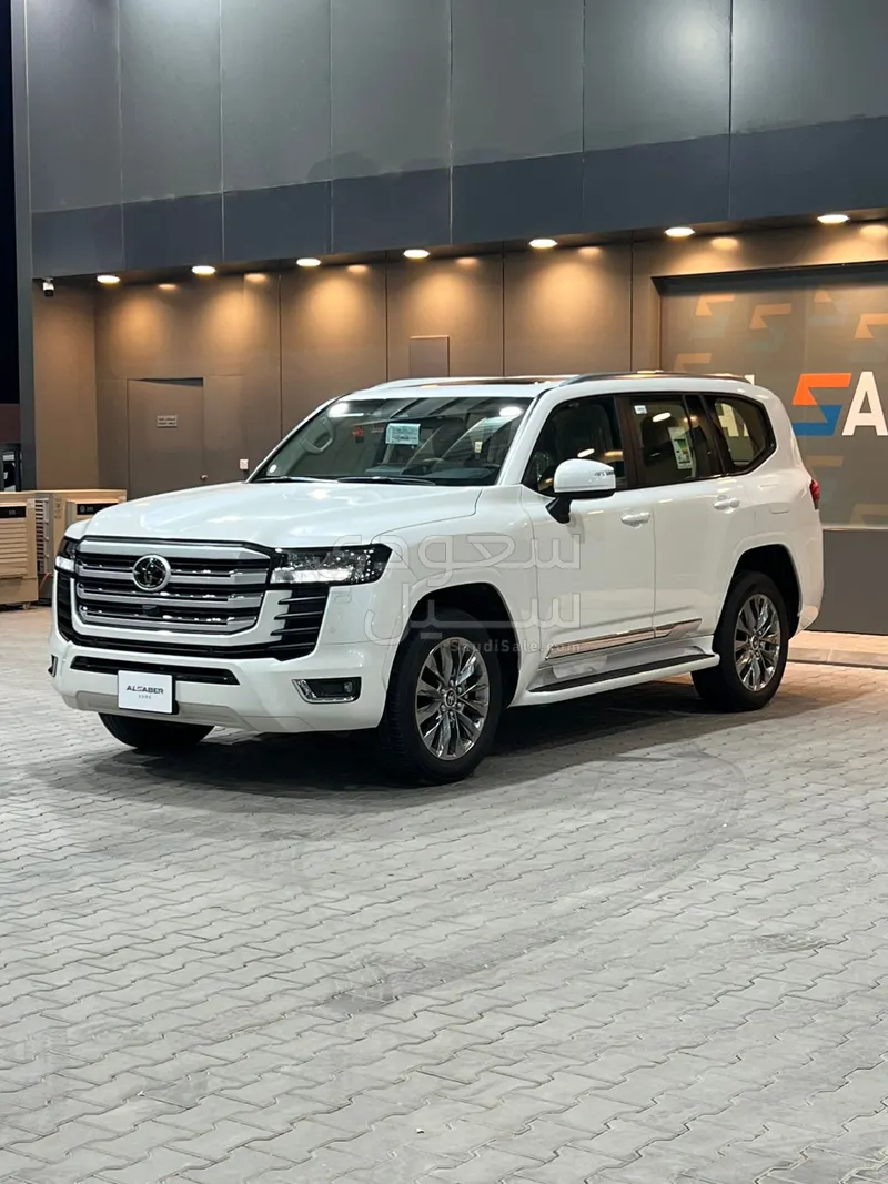 2025 تويوتا لاند كروزر جي اكس ار 3