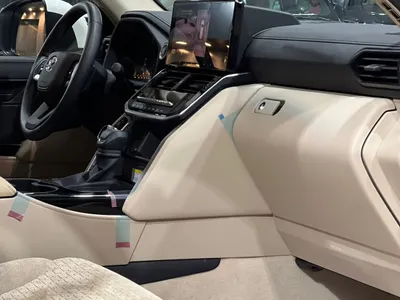 2025 تويوتا لاند كروزر جي اكس ار 3