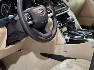 2025 تويوتا لاند كروزر جي اكس ار 3