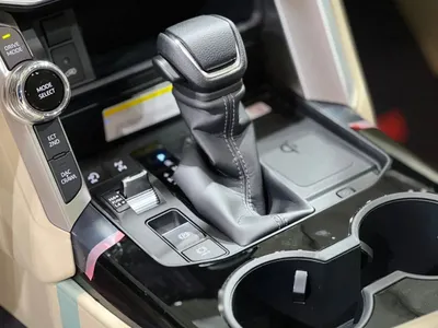 2025 تويوتا لاند كروزر جي اكس ار 3