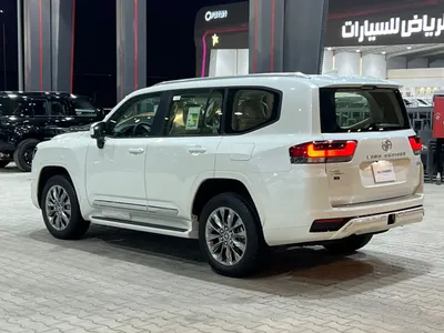 2025 تويوتا لاند كروزر جي اكس ار 3