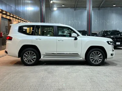 2025 تويوتا لاند كروزر جي اكس ار 3