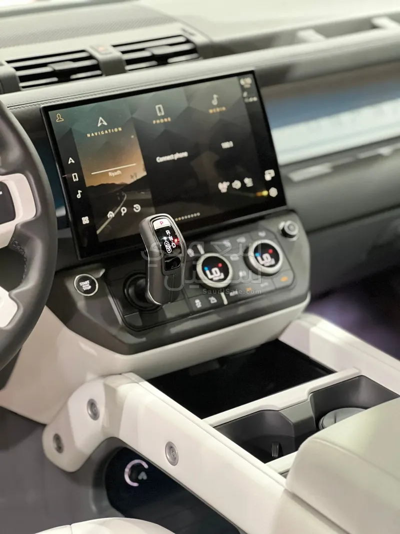 2026 لاند روفر ديفيندر اكس داينمك