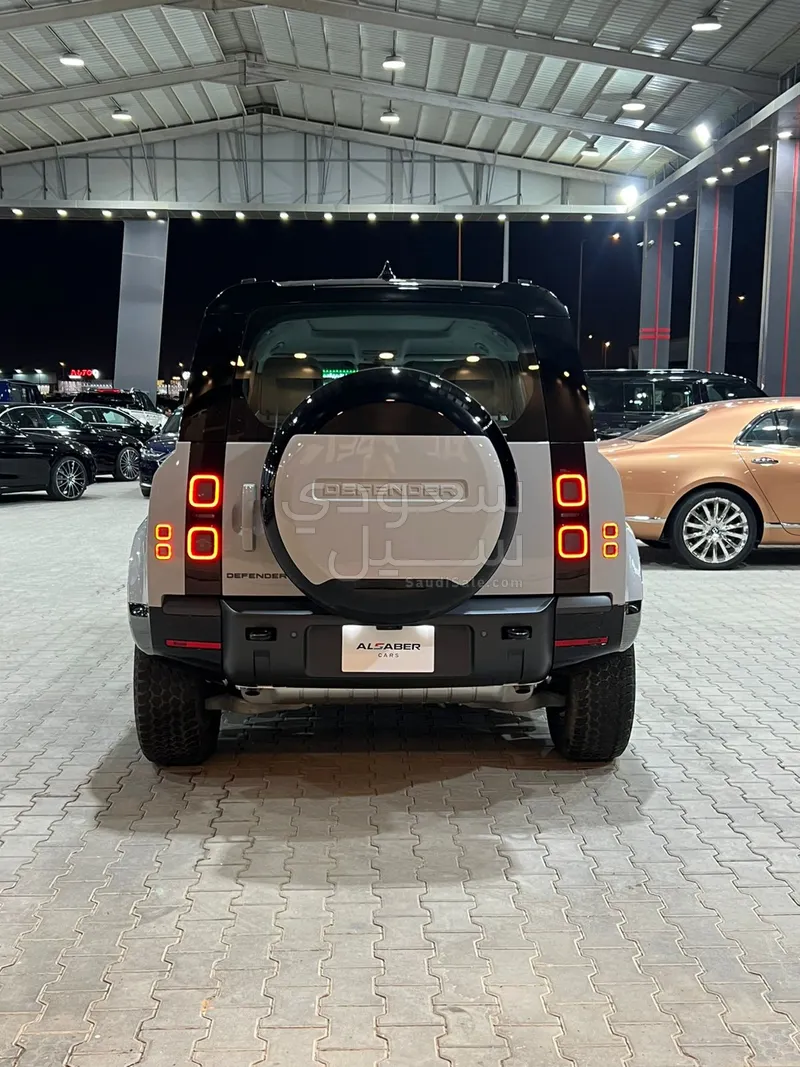 2026 لاند روفر ديفيندر اكس داينمك