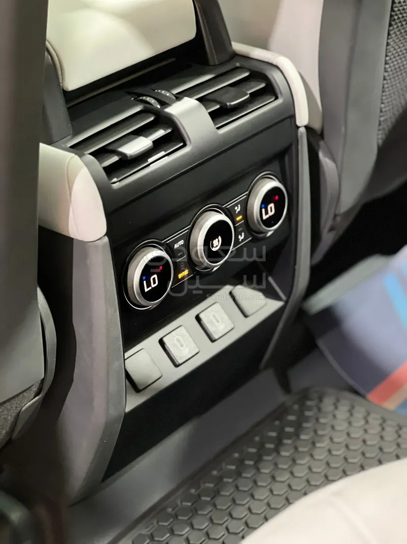 2026 لاند روفر ديفيندر اكس داينمك