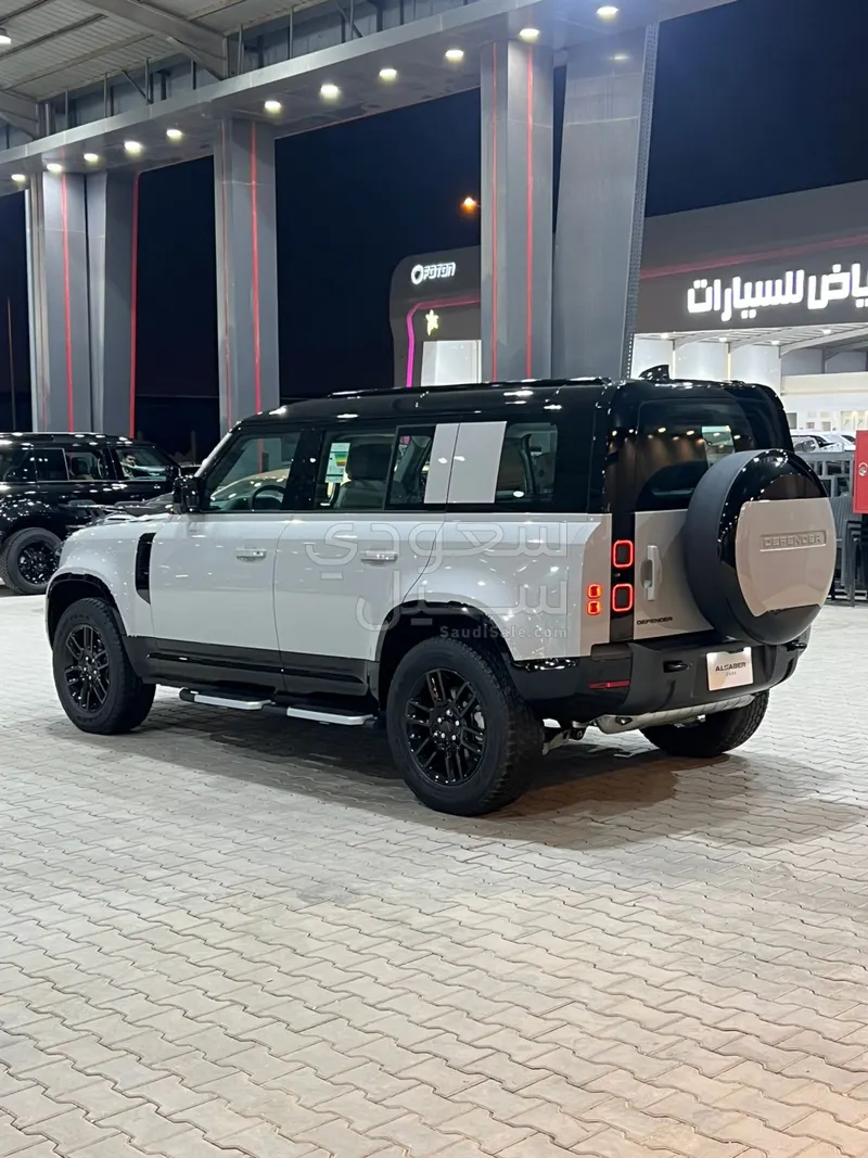 2026 لاند روفر ديفيندر اكس داينمك