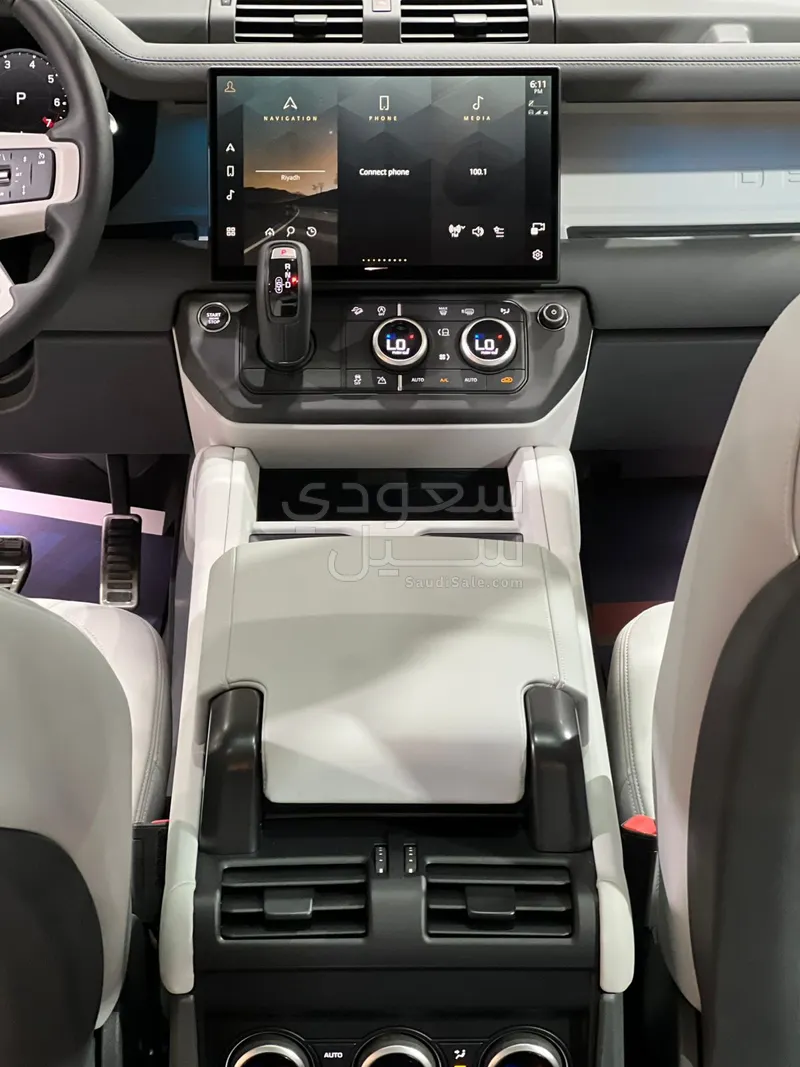 2026 لاند روفر ديفيندر اكس داينمك