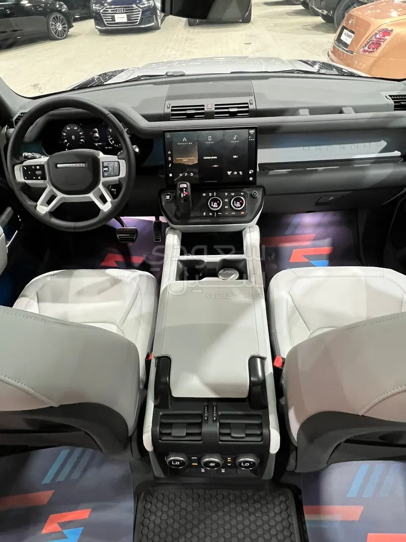 2026 لاند روفر ديفيندر اكس داينمك