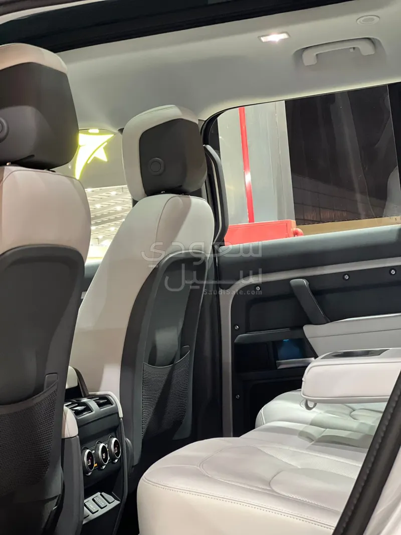 2026 لاند روفر ديفيندر اكس داينمك