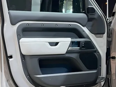 2026 لاند روفر ديفيندر اكس داينمك