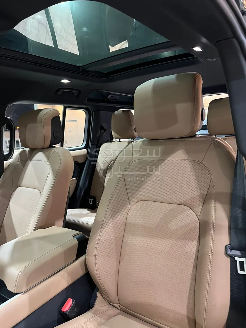 2026 لاند روفر ديفيندر اكس داينمك