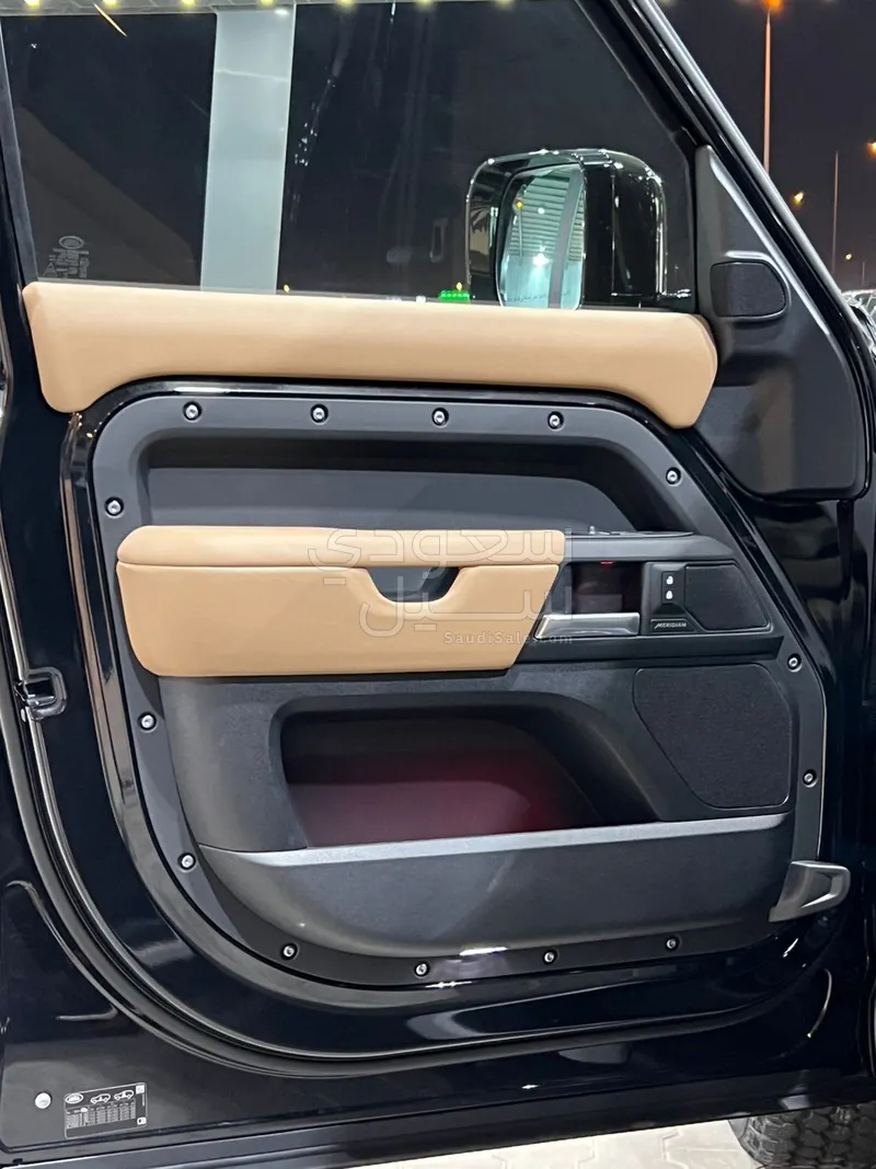 2026 لاند روفر ديفيندر اكس داينمك