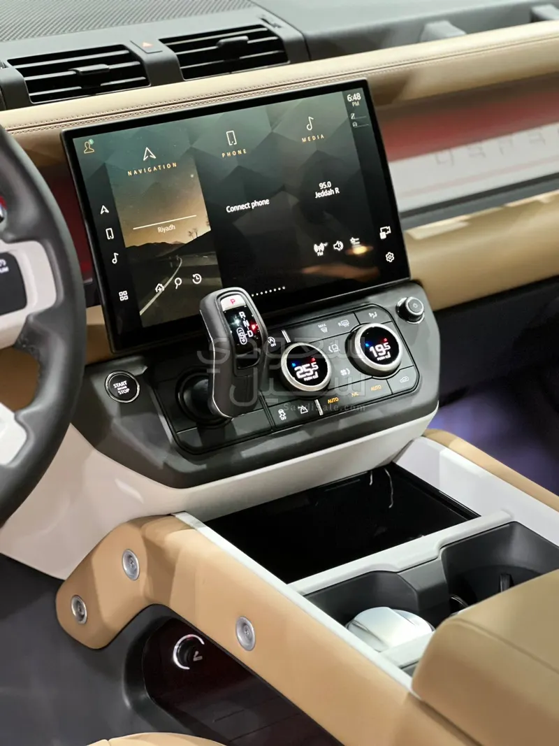 2026 لاند روفر ديفيندر اكس داينمك