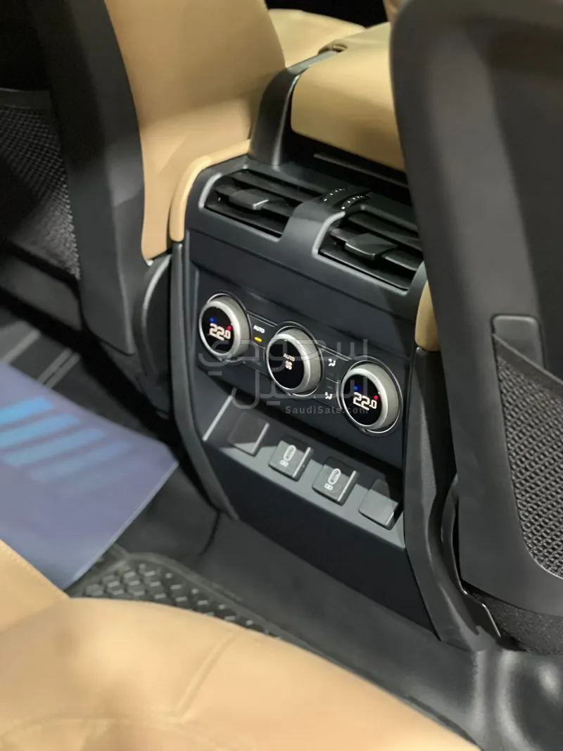 2026 لاند روفر ديفيندر اكس داينمك