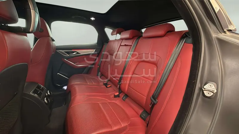 2023 جاكوار اف-بيس ار دايناميك