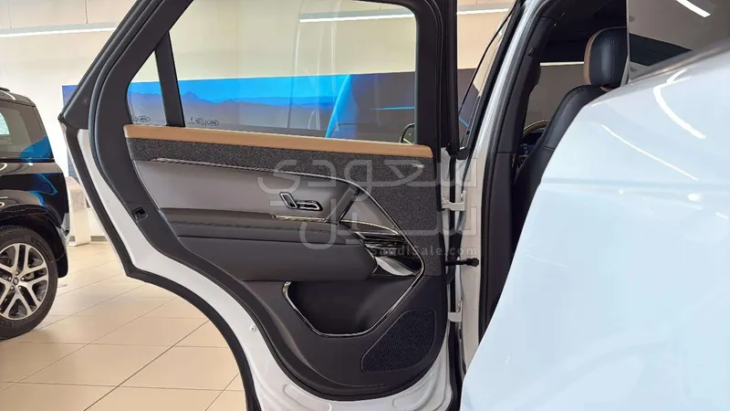 2024 لاند روفر رينج روفر سبورت اتش اس اي