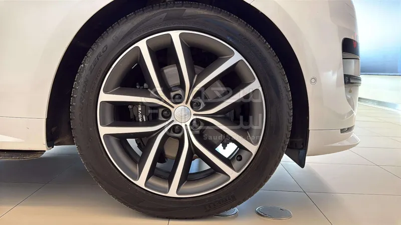 2024 لاند روفر رينج روفر سبورت اتش اس اي