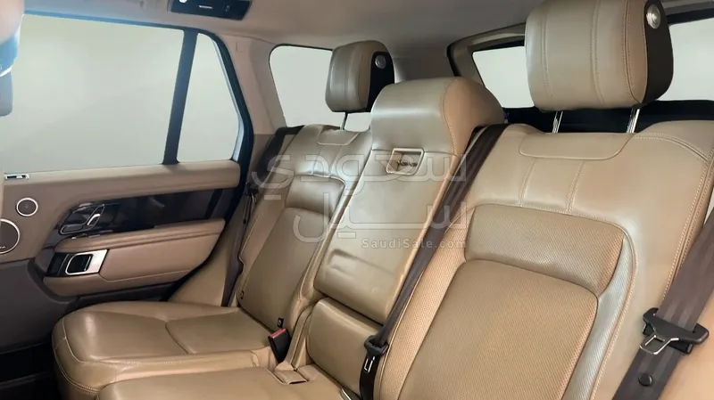 2018 لاند روفر رينج روفر فوج