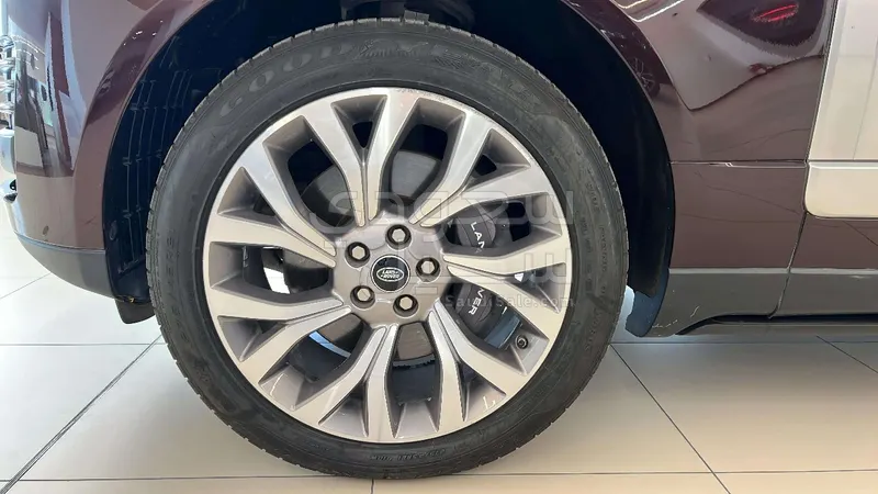 2018 لاند روفر رينج روفر فوج