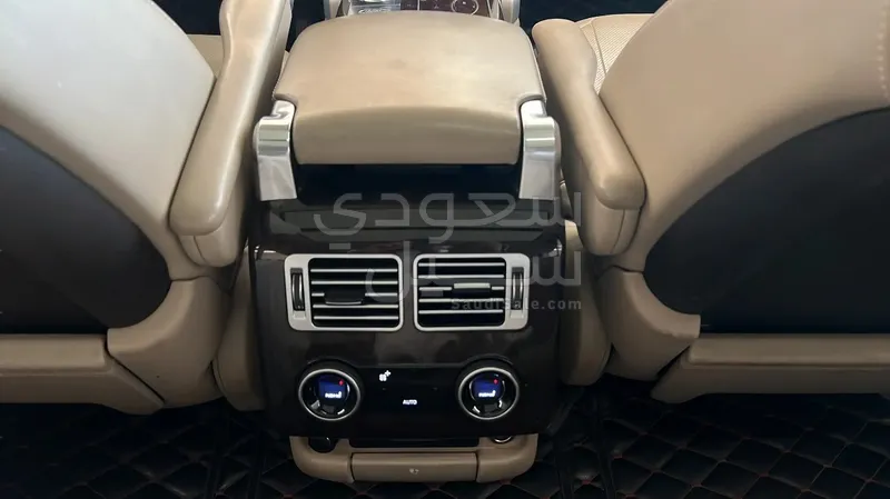 2018 لاند روفر رينج روفر فوج