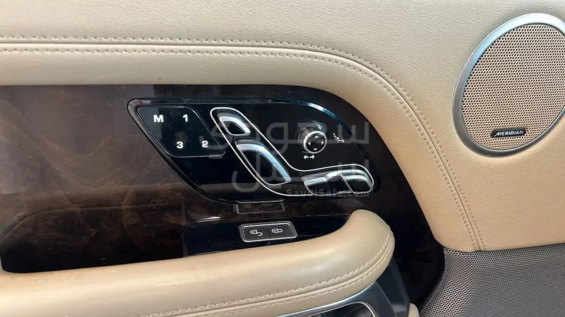 2018 لاند روفر رينج روفر فوج